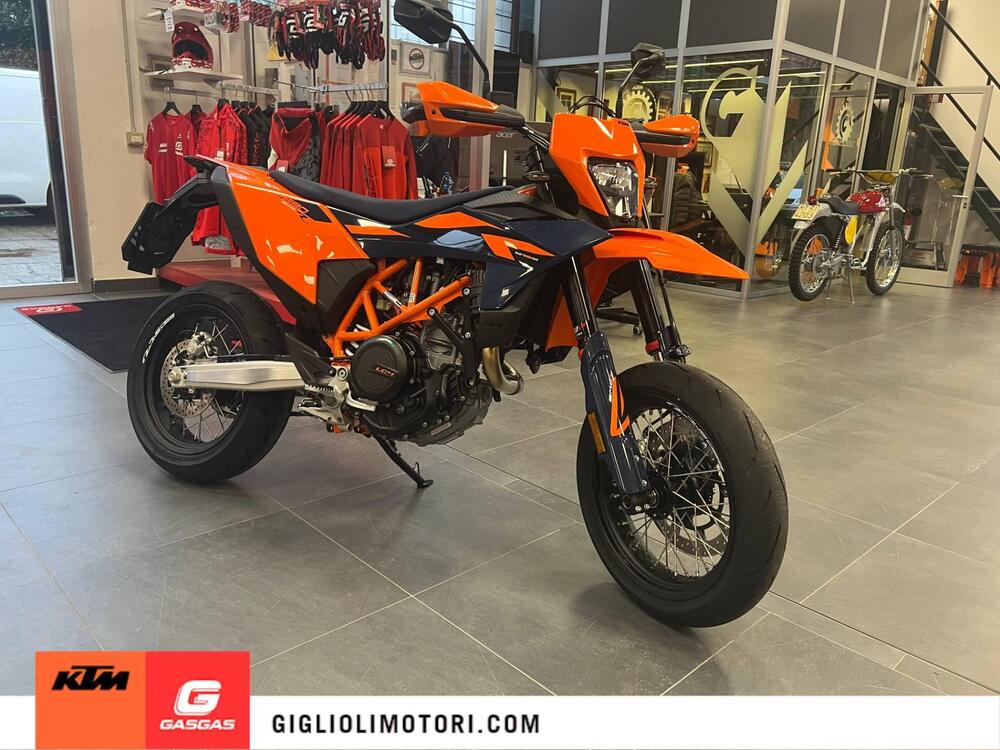 KTM 690 SMC R (2026)