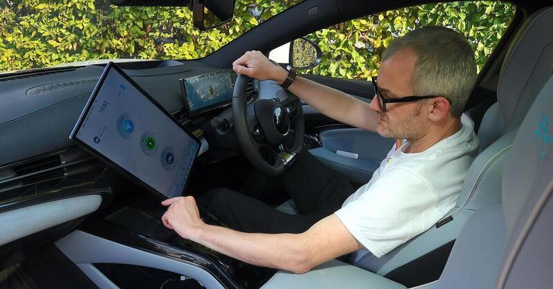 BYD sorprende tutti: perch&eacute; sta eliminando gli schermi rotanti dalle sue auto?