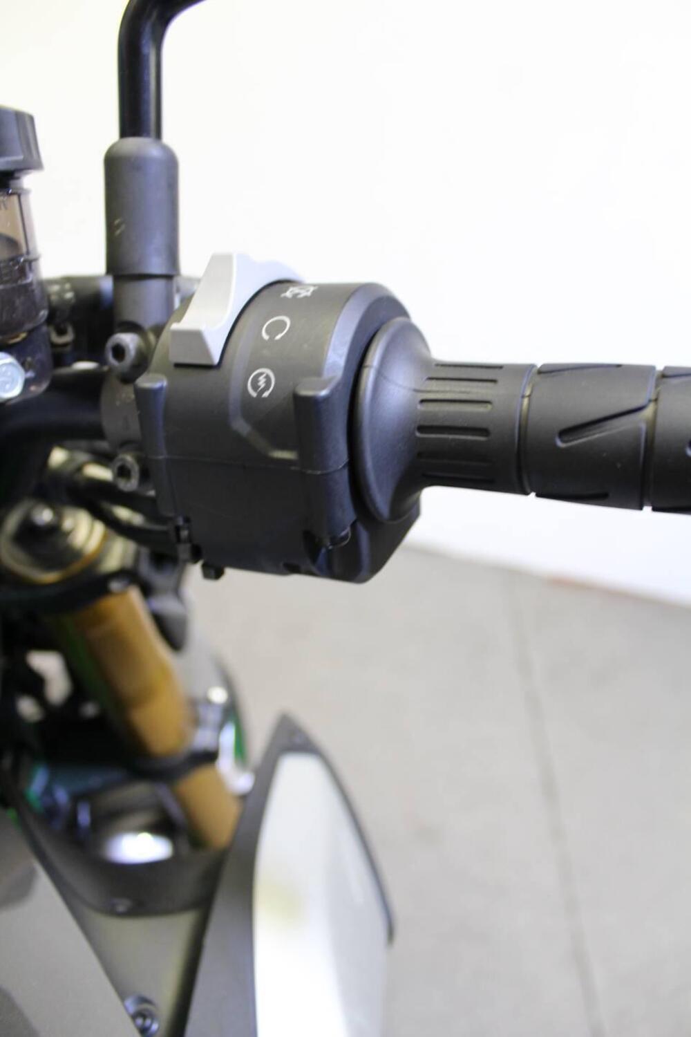 Kawasaki Z 900 SE (2025 - 26) (10)