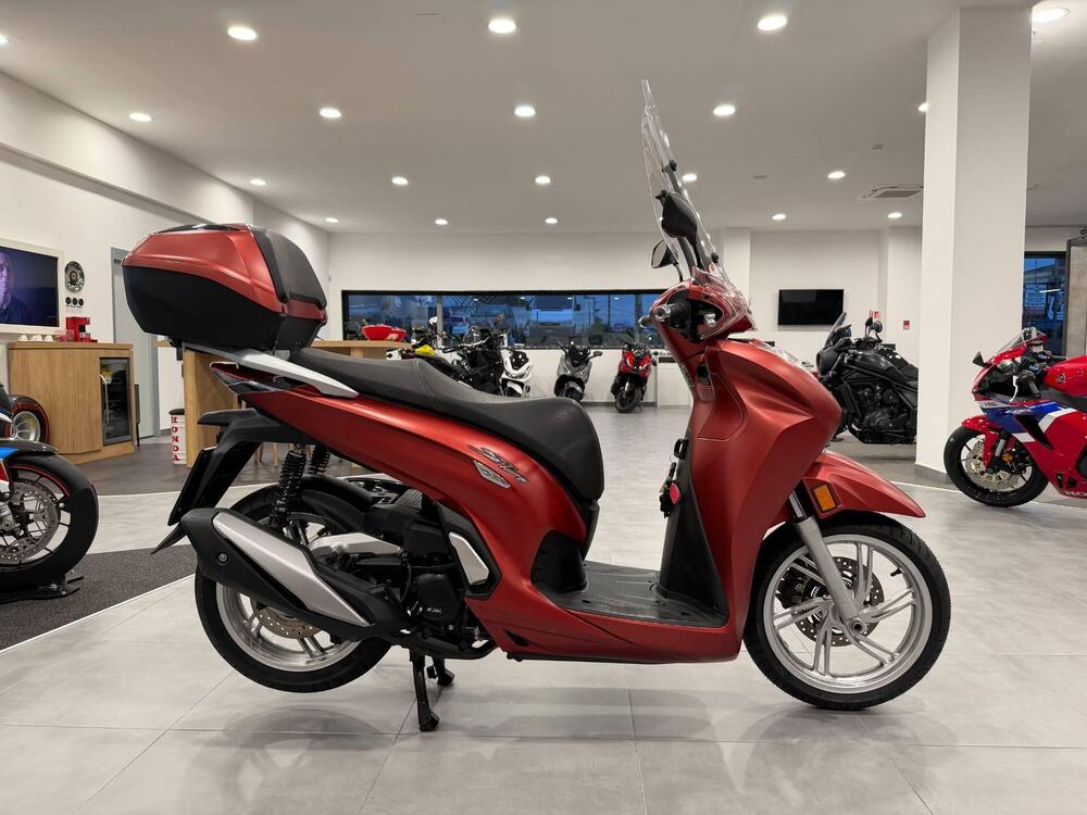 Honda SH 350 (2021 - 24) (7)