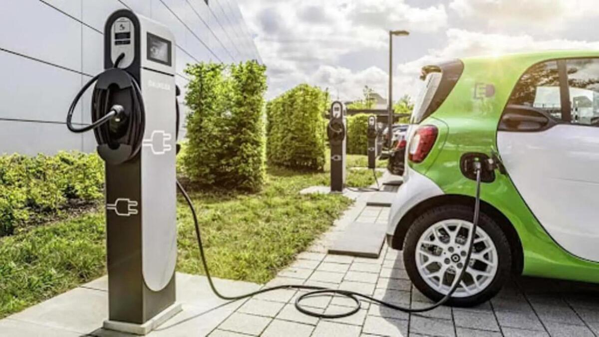 Il PD si esprime sulle auto elettriche e ibride: arriva un piano da 5 miliardi di euro