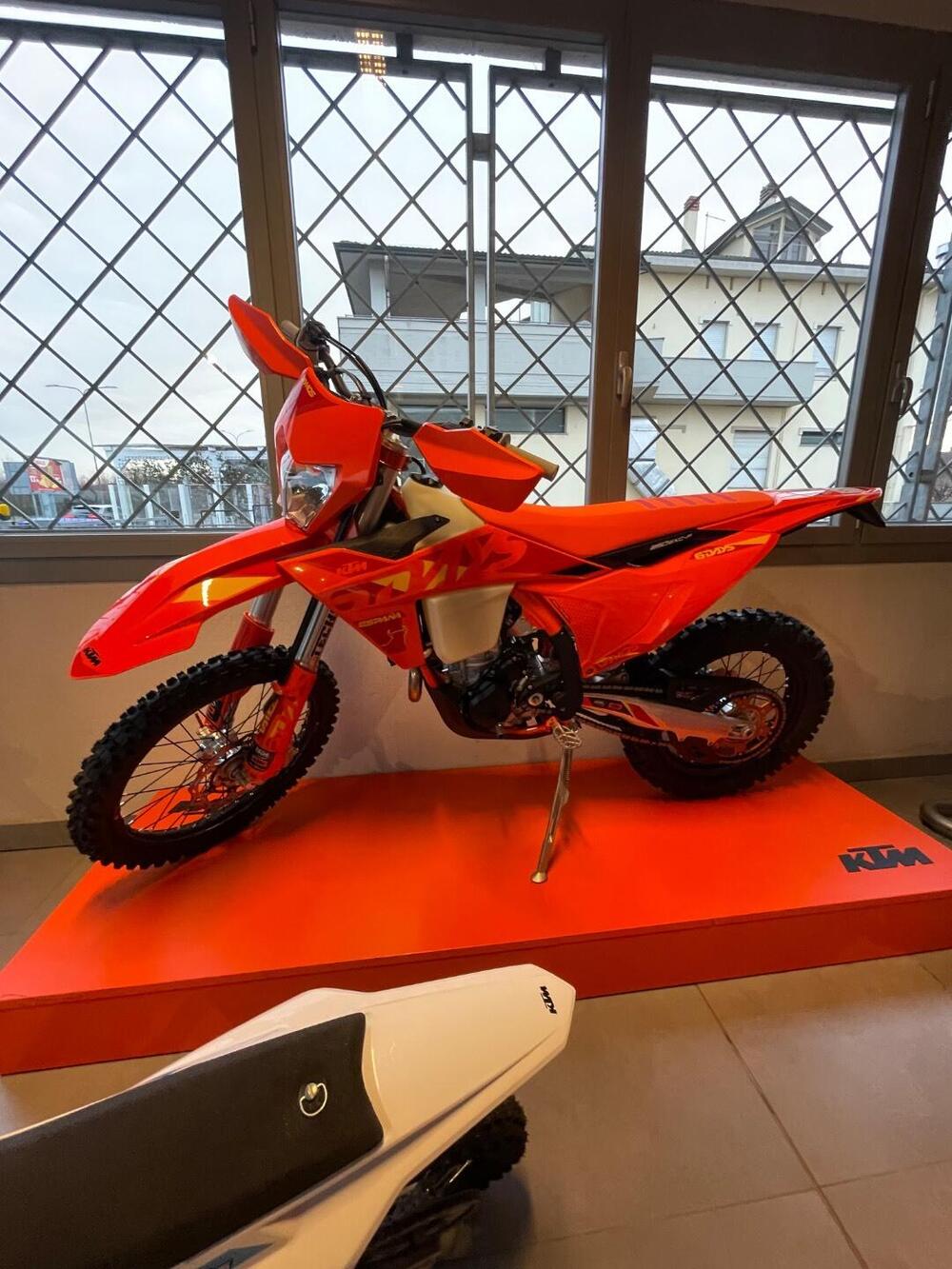 KTM 250 EXC-F Six Days (2025) (8)