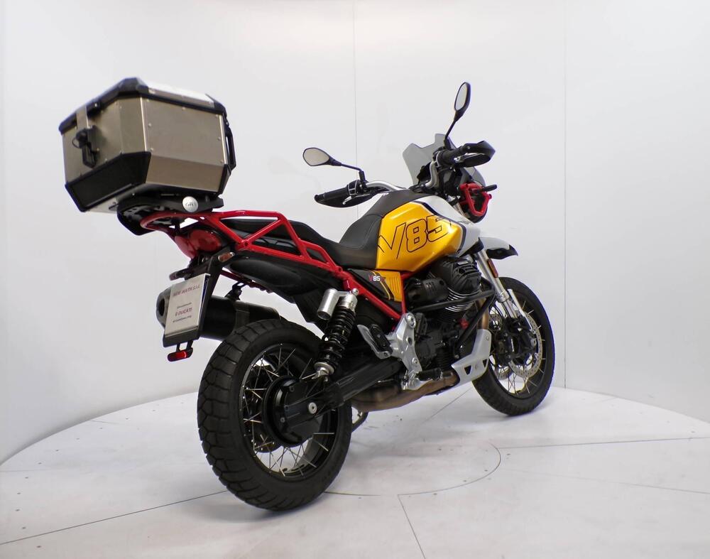 Moto Guzzi V85 TT Evocative Graphics (2021 - 23) (6)