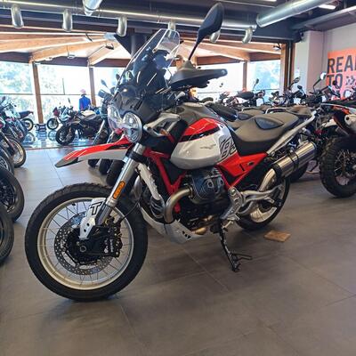 Moto Guzzi V85 TT (2024 - 25) nuova