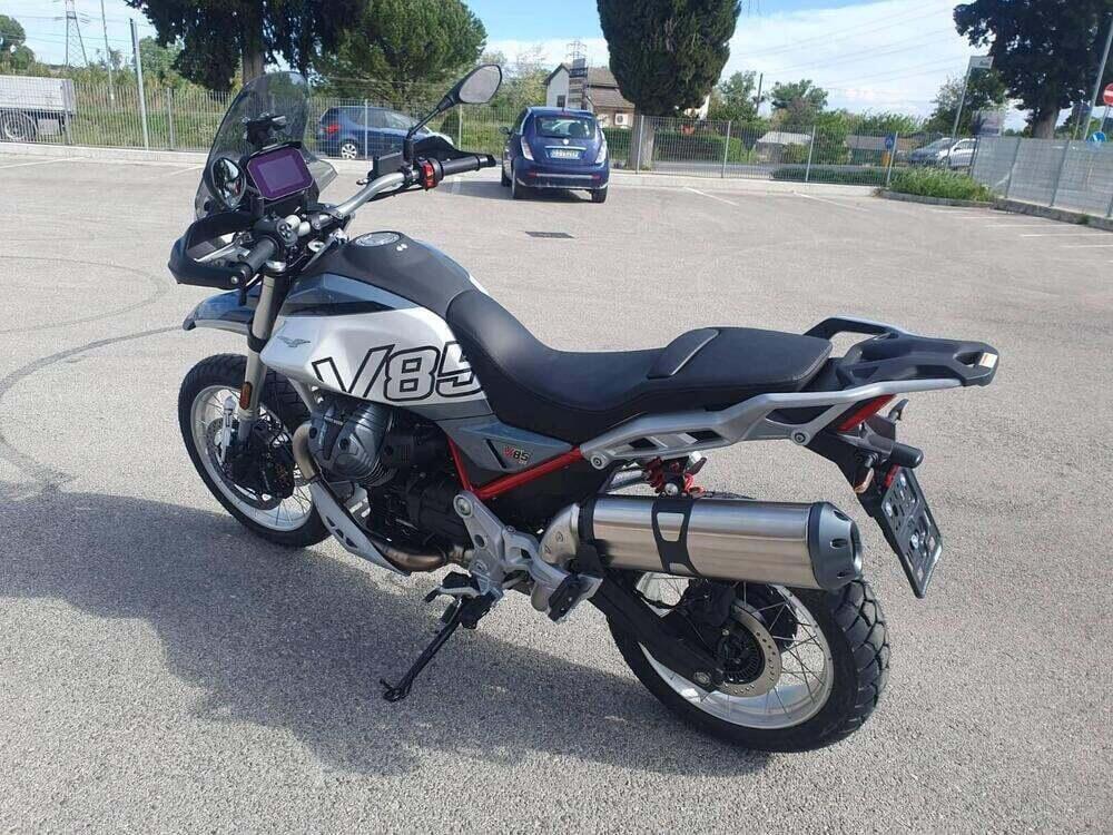 Moto Guzzi V85 TT (2024 - 26) (3)