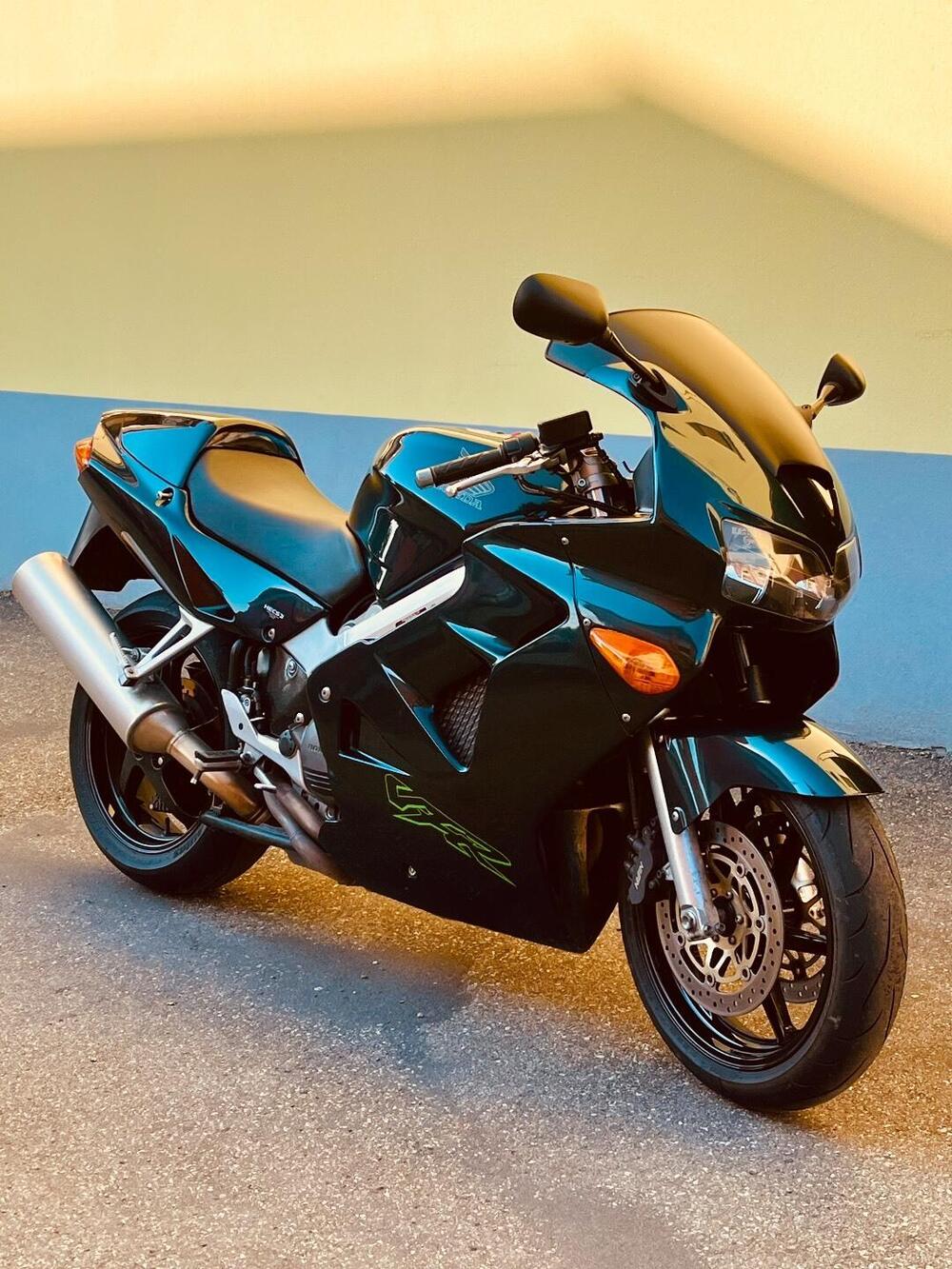 Honda VFR 800 (1998 - 01)