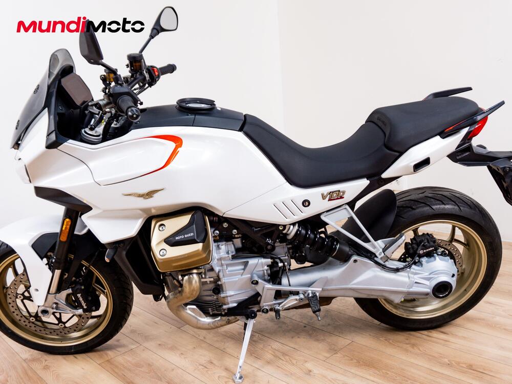 Moto Guzzi V100 Mandello (2022 - 24) (6)