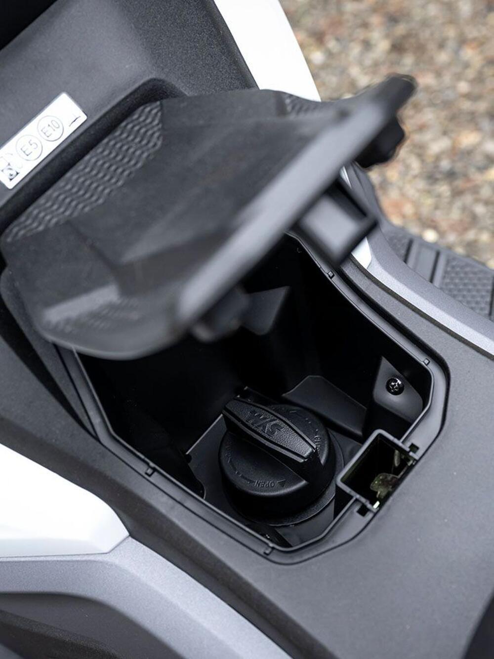 Sym ADX 300 (2024 - 26) (2)