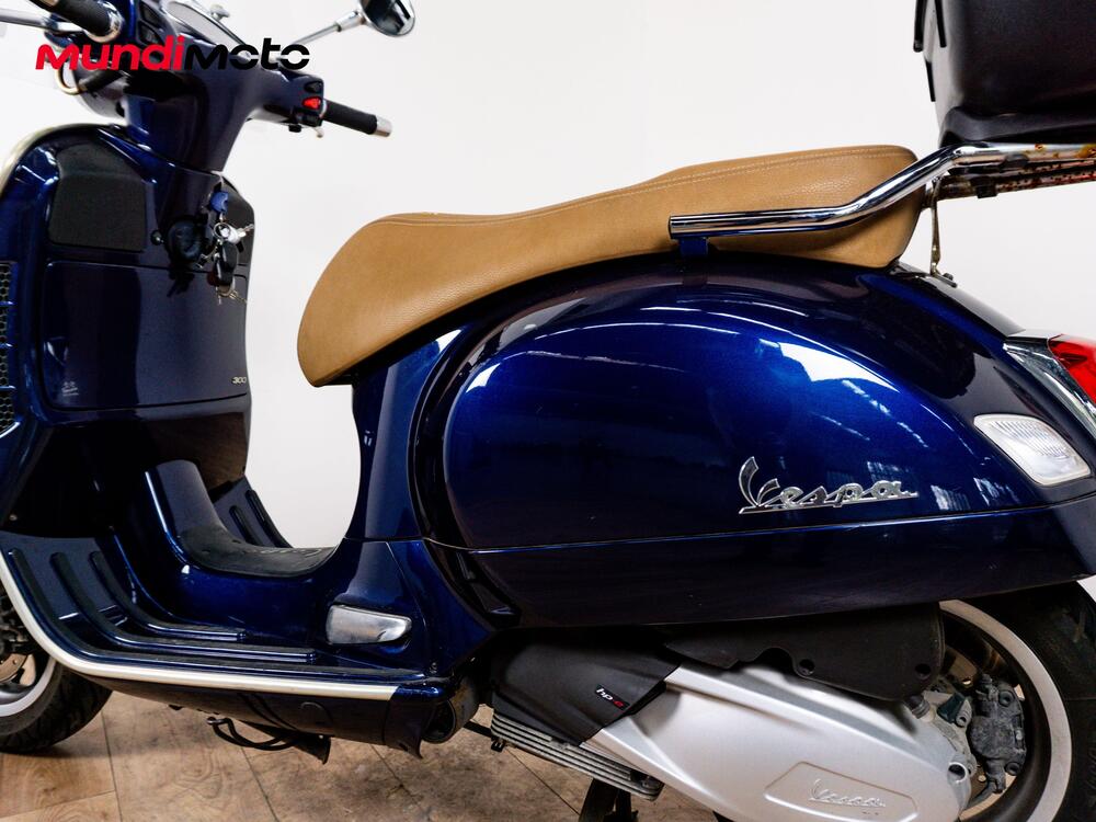 Vespa GTS 300 Hpe Touring (2019) (10)