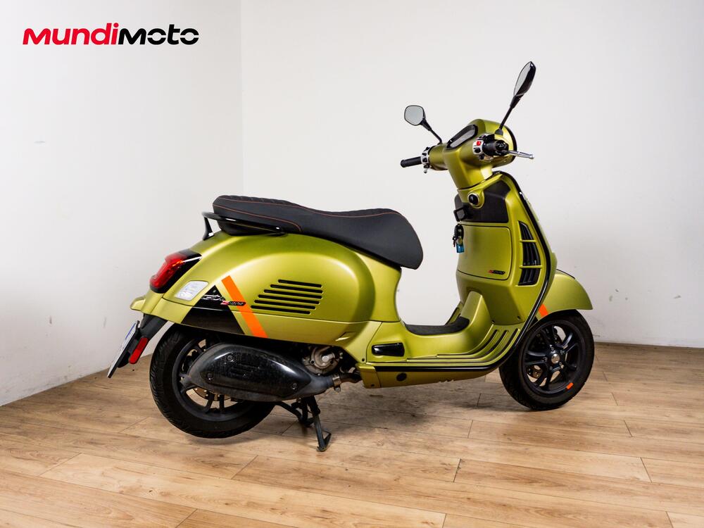 Vespa GTS 300 Super (2017 - 18) (3)
