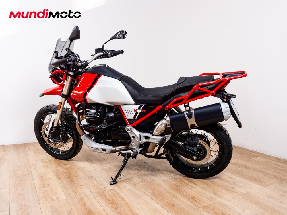 Moto Guzzi V85 TT Evocative Graphics (2021 - 23) (7)