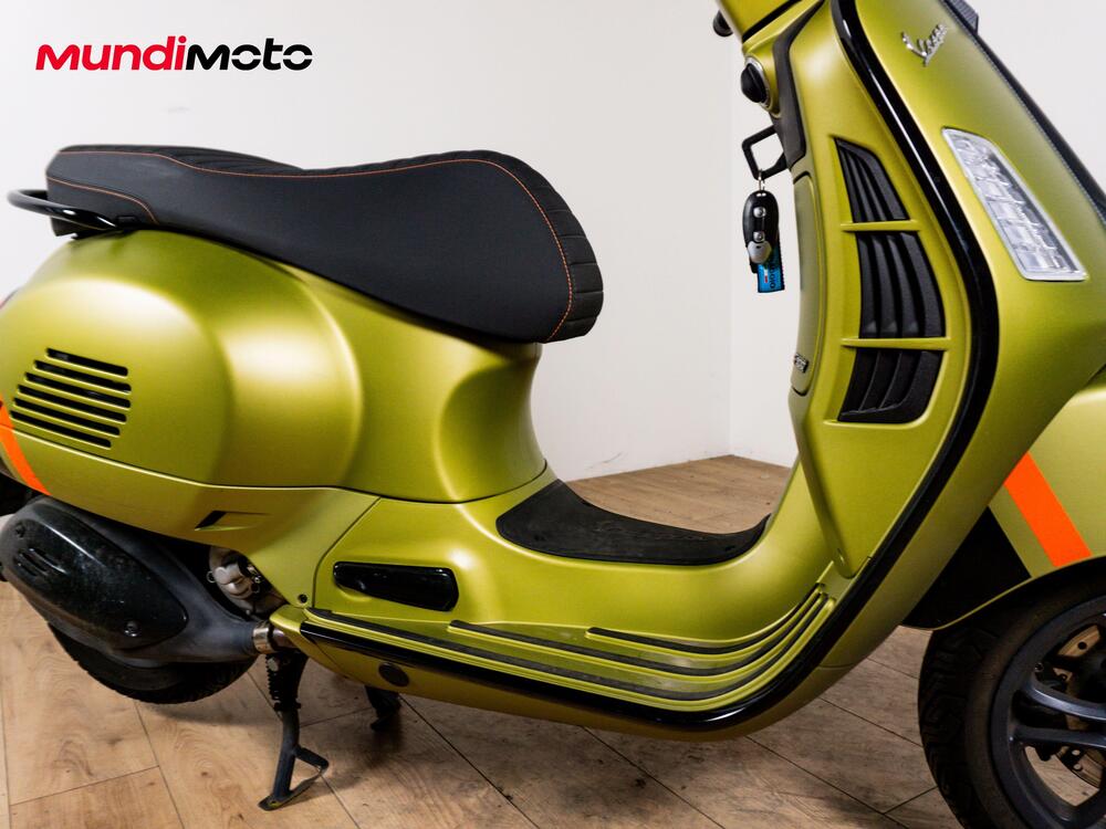 Vespa GTS 300 Super (2017 - 18) (4)