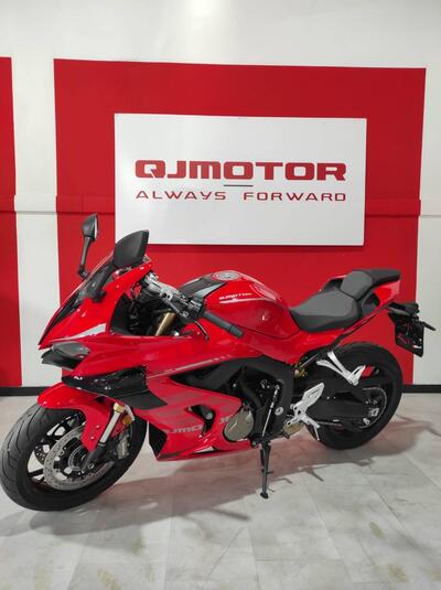 QJ Motor SRK 800 RR (2025) nuova