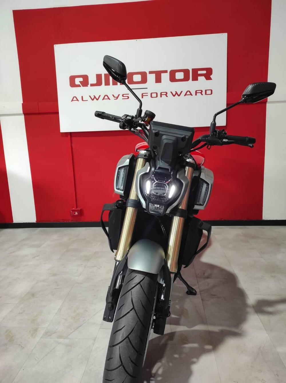 QJ Motor SRK 900 (2025 - 26) (2)