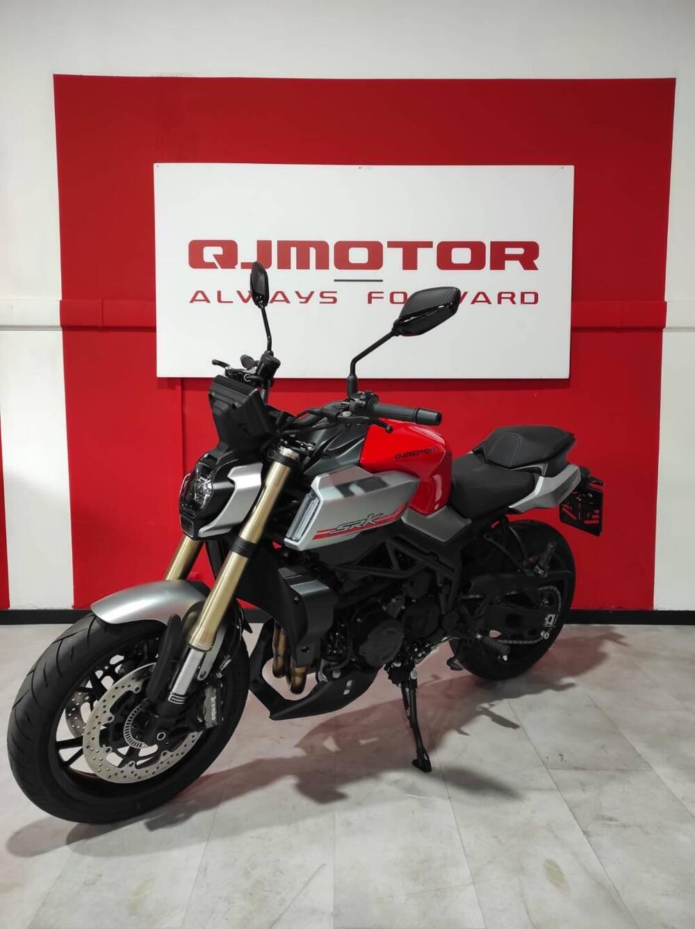 QJ Motor SRK 900 (2025 - 26)