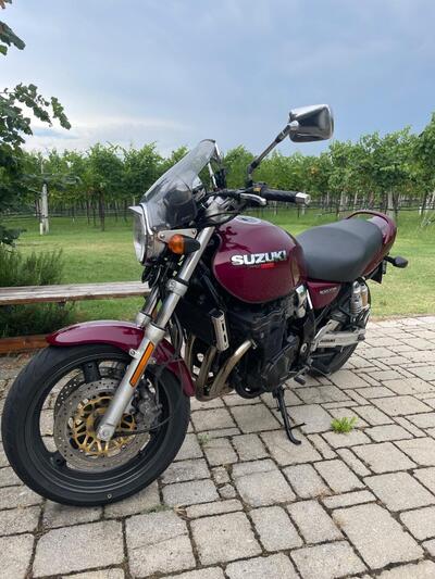 Suzuki GSX 750 (1998 - 03) usata