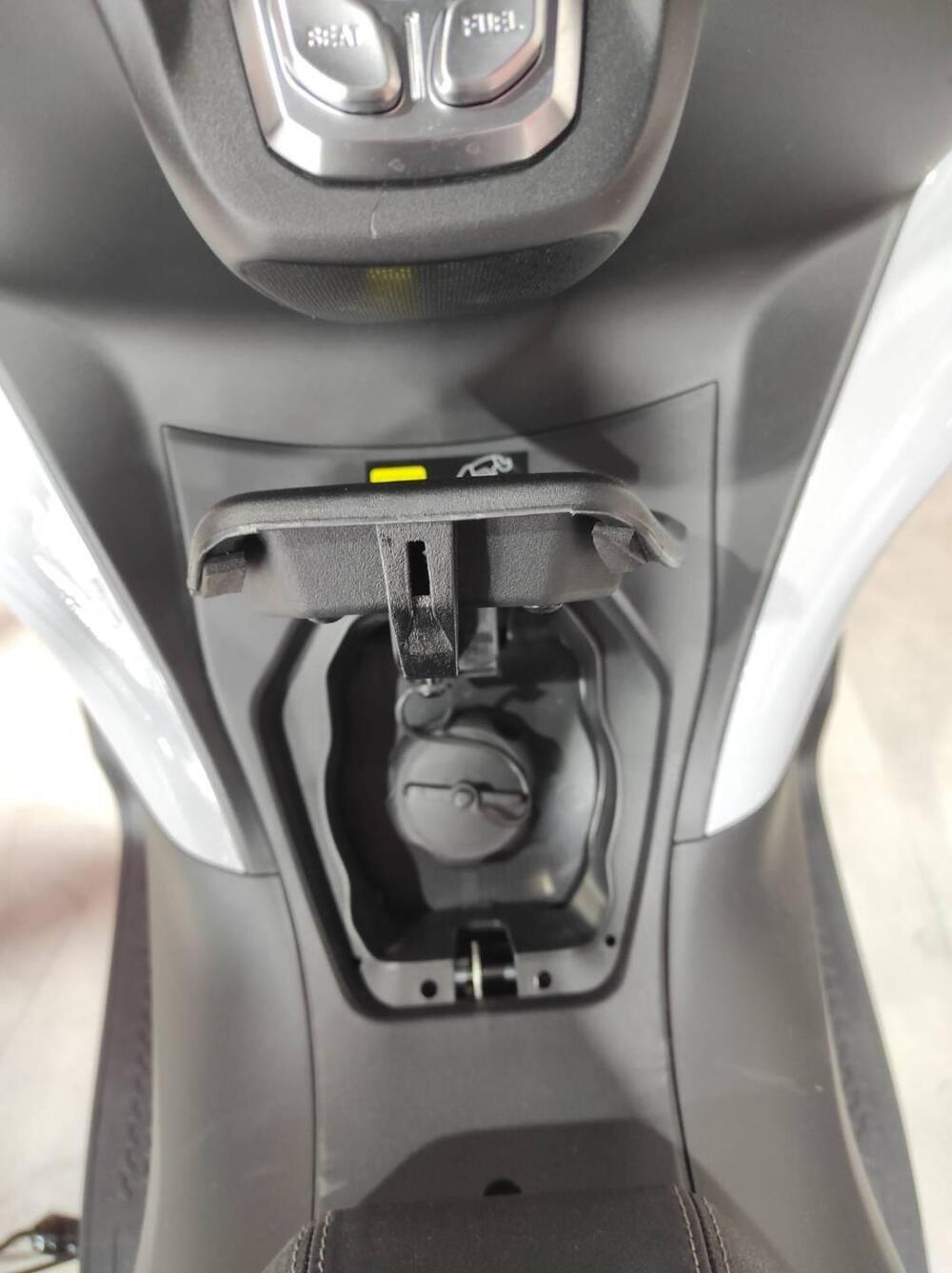 QJ Motor MTX 300 (2025 - 26) (8)