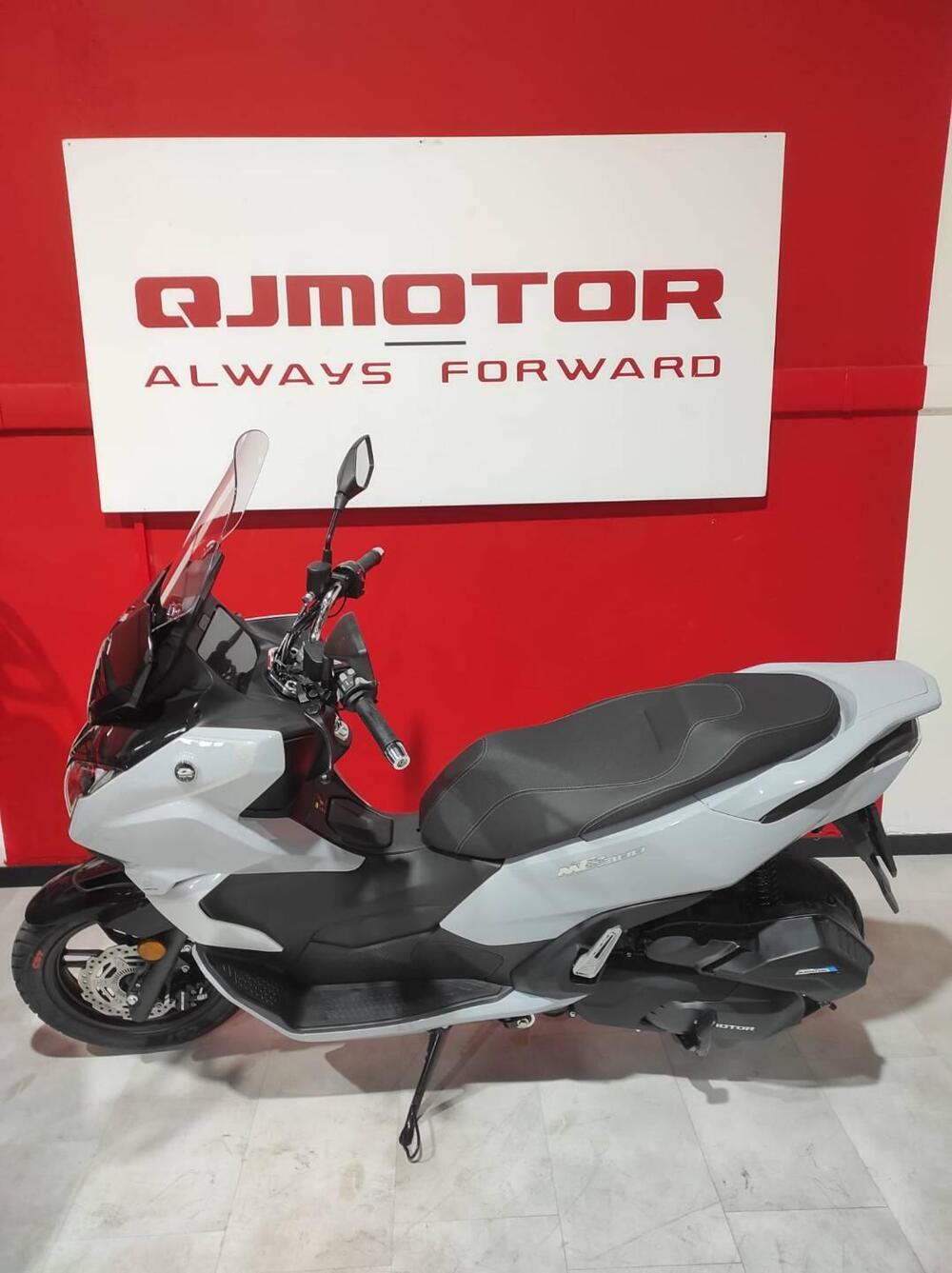 QJ Motor MTX 300 (2025 - 26)