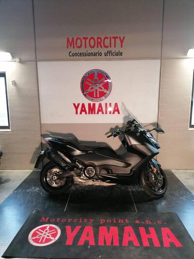 Yamaha T-Max 560 (2022 - 24) usata