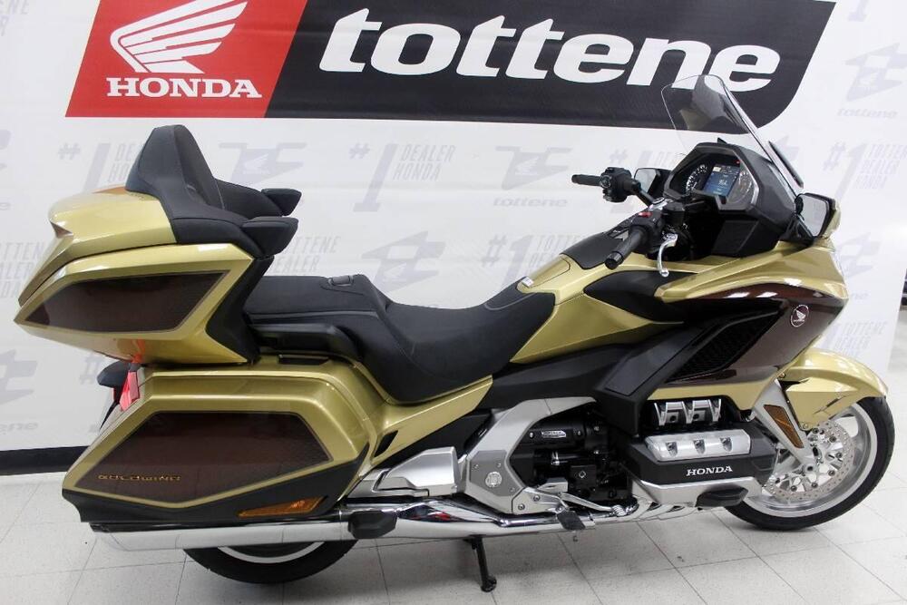 Honda GL 1800 Gold Wing Tour 50° Anniversario (2025 - 26) (2)