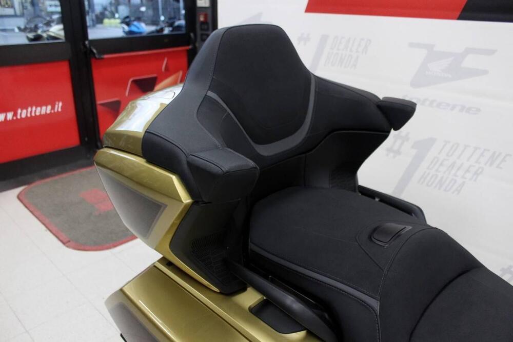 Honda GL 1800 Gold Wing Tour 50° Anniversario (2025 - 26) (5)
