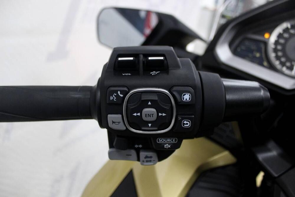 Honda GL 1800 Gold Wing Tour 50° Anniversario (2025 - 26) (7)