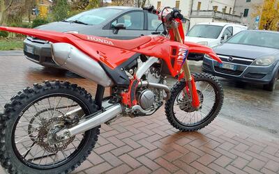 Honda CRF 250 R (2025) usata