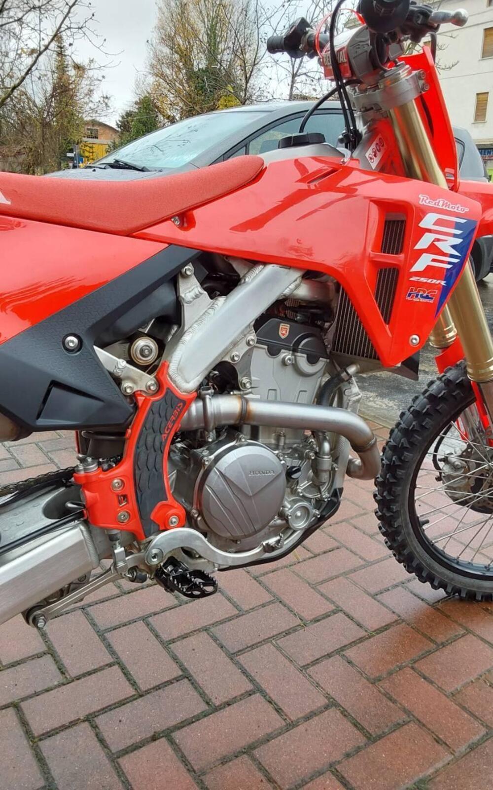 Honda CRF 250 R (2025) (3)