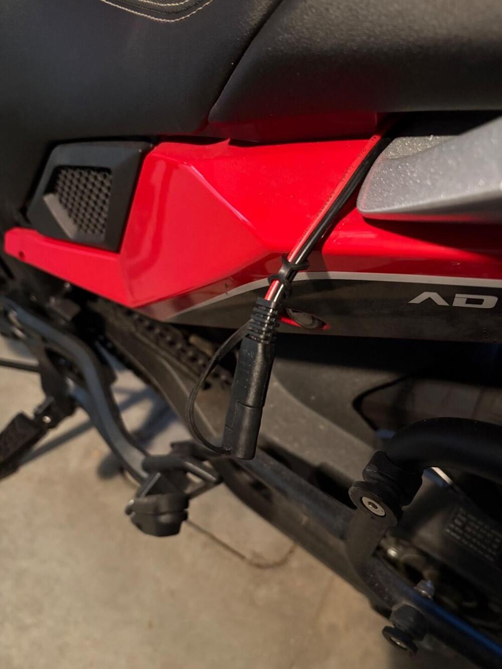 Moto Morini X-Cape 650 (2021 - 26) (9)