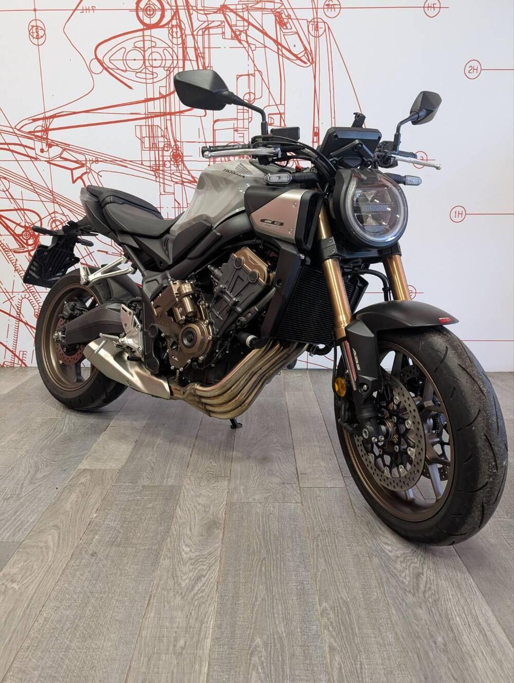 Honda CB 650 R E-Clutch (2024 - 26) (4)