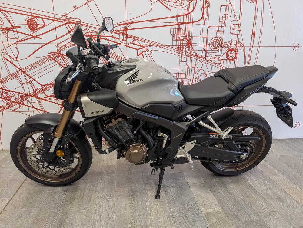 Honda CB 650 R E-Clutch (2024 - 26) (7)