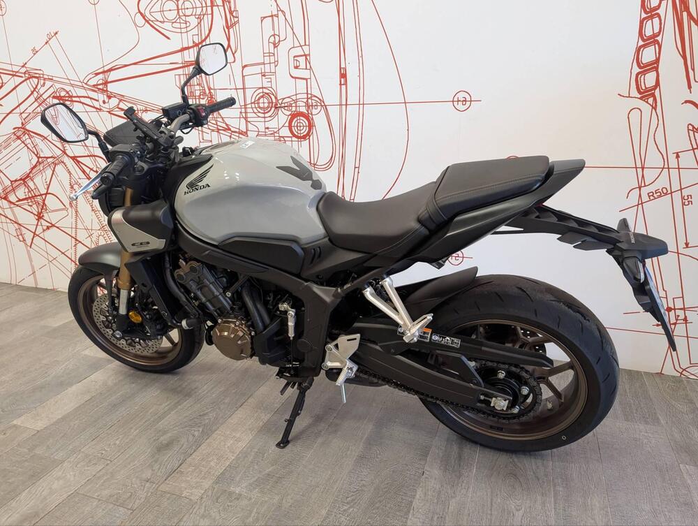 Honda CB 650 R E-Clutch (2024 - 26) (8)