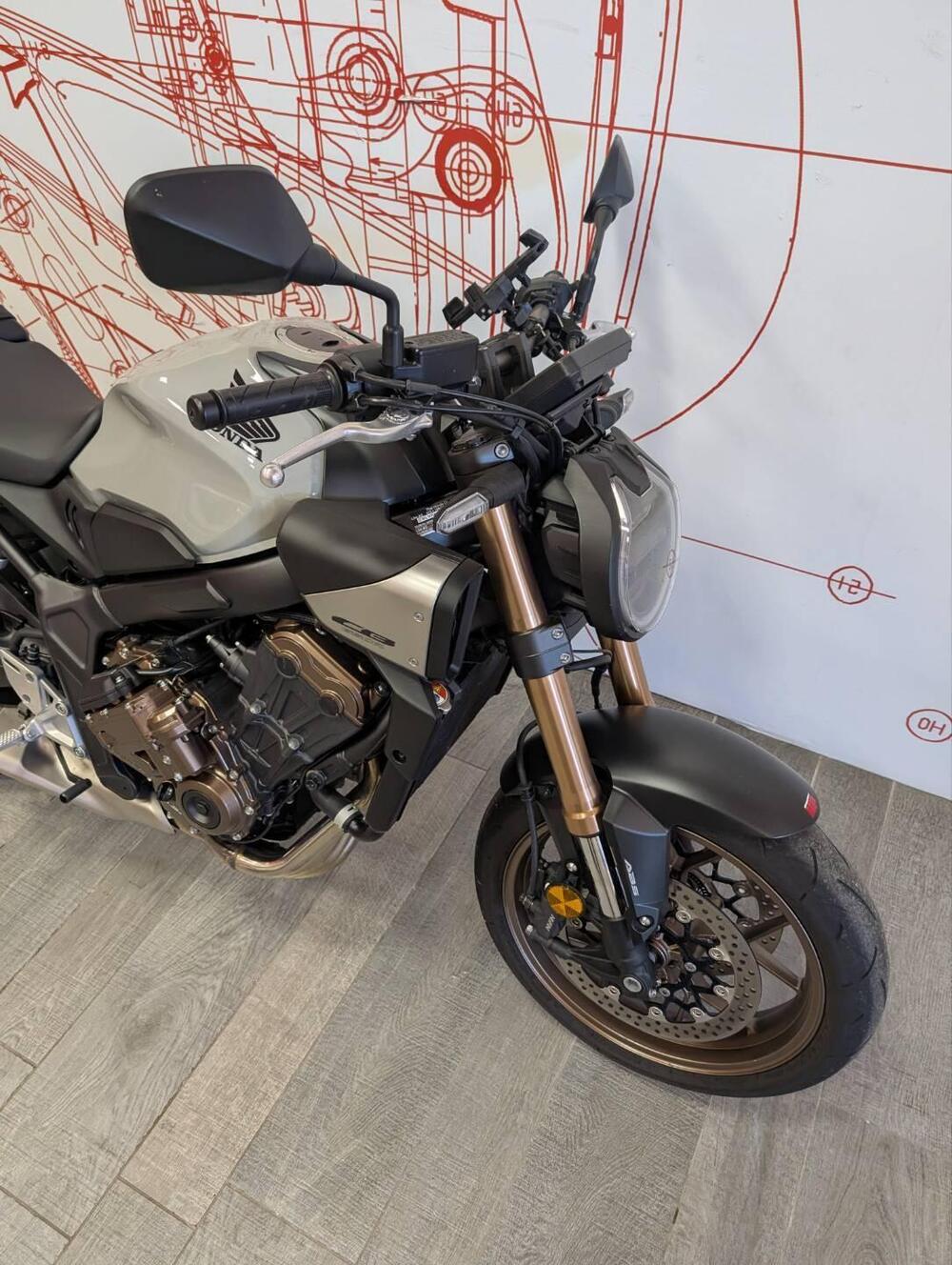 Honda CB 650 R E-Clutch (2024 - 26) (13)