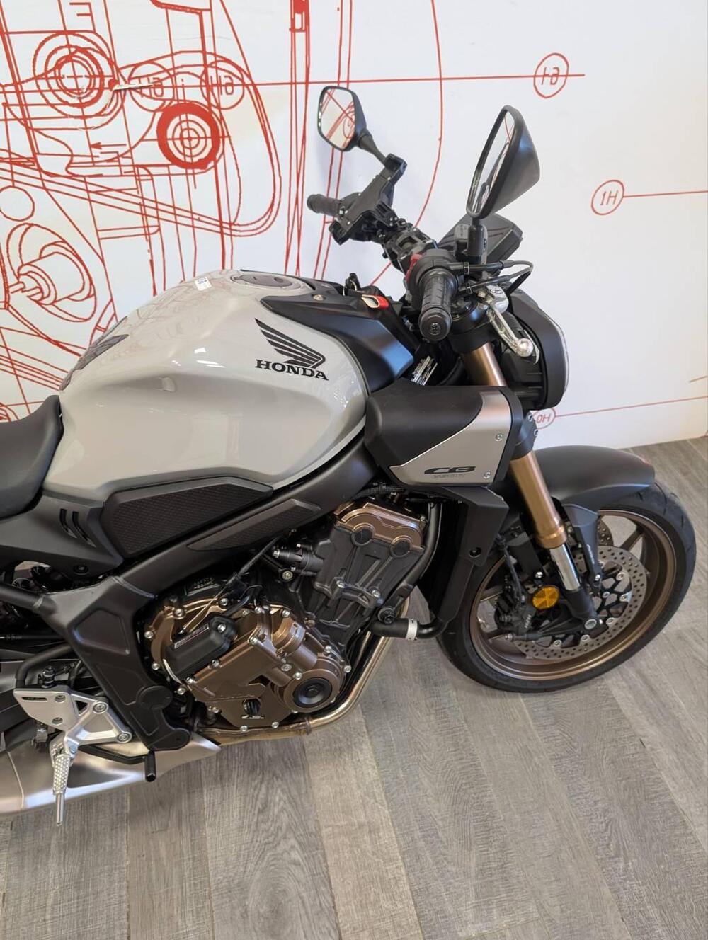 Honda CB 650 R E-Clutch (2024 - 26) (14)