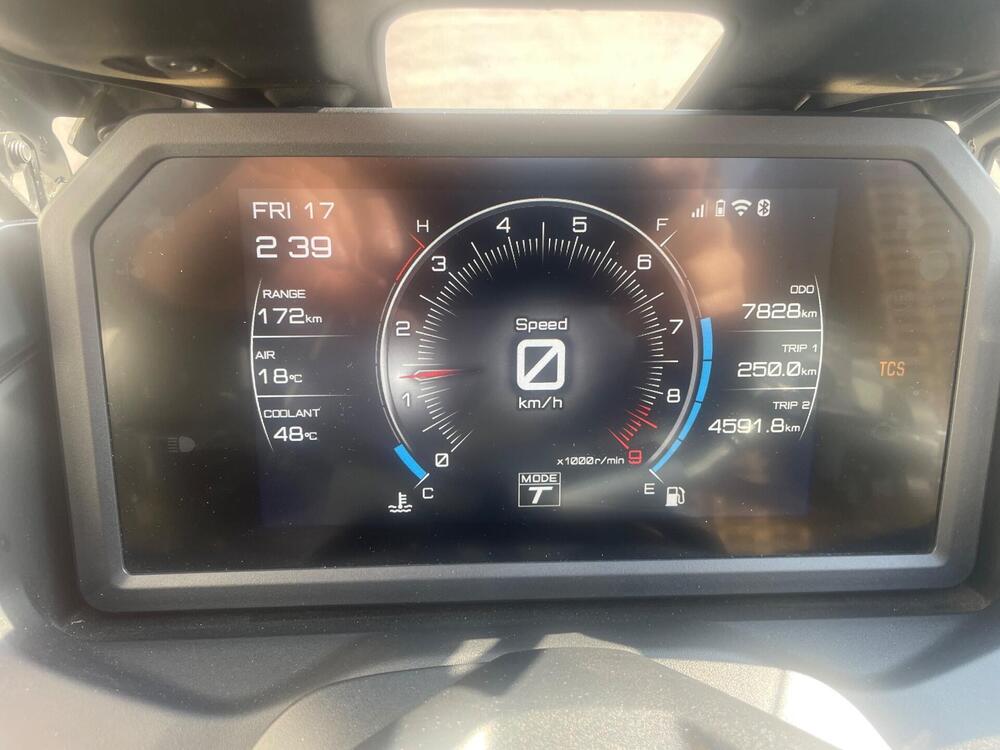 Yamaha T-Max 560 (2022 - 24) (6)