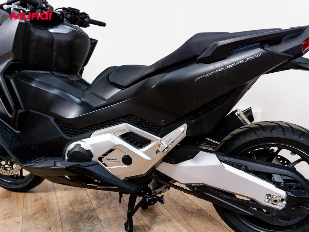 Honda Forza 750 DCT (2021 - 24) (10)