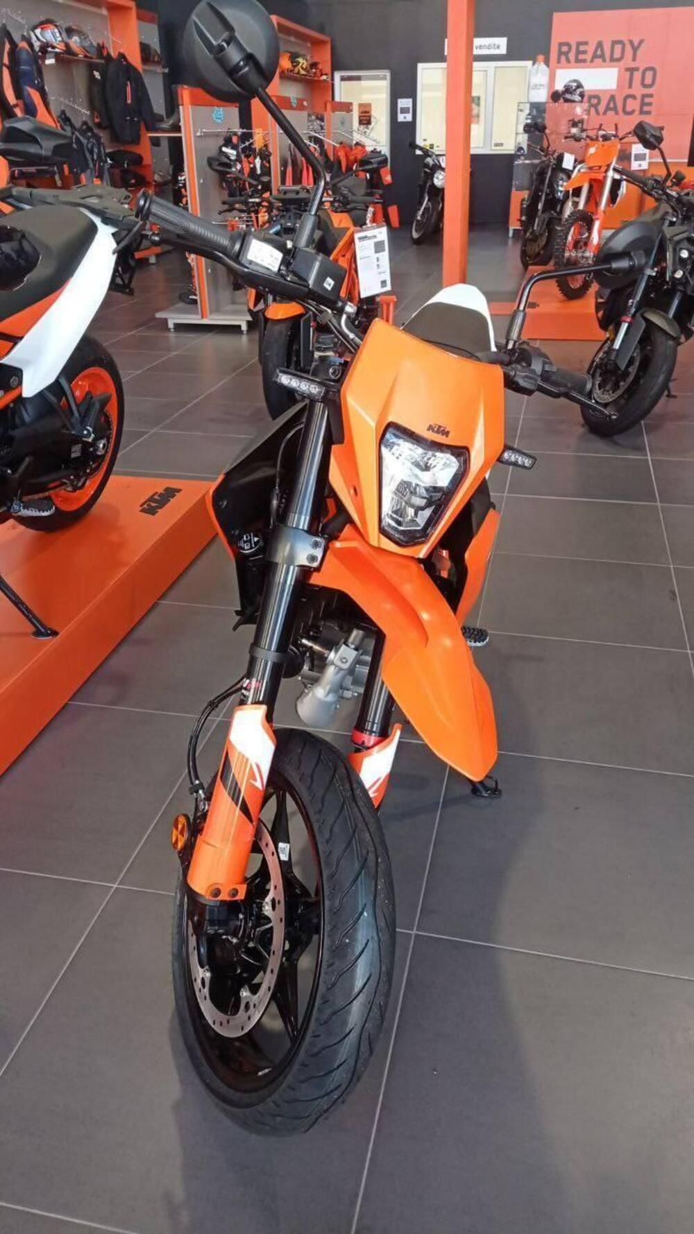 KTM 125 SMC R (2025 - 26) (2)