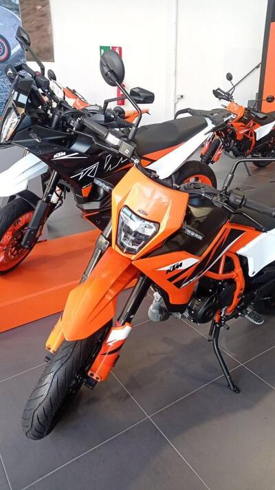 KTM 125 SMC R (2025 - 26) nuova
