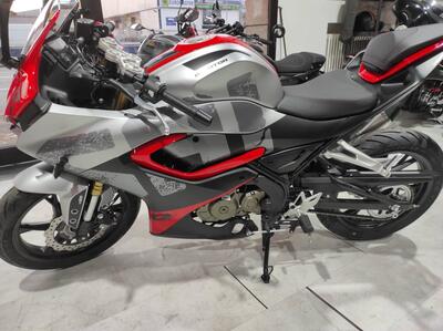 QJ Motor SRK 125 R (2025) nuova