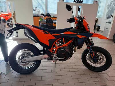 KTM 690 SMC R (2026) nuova