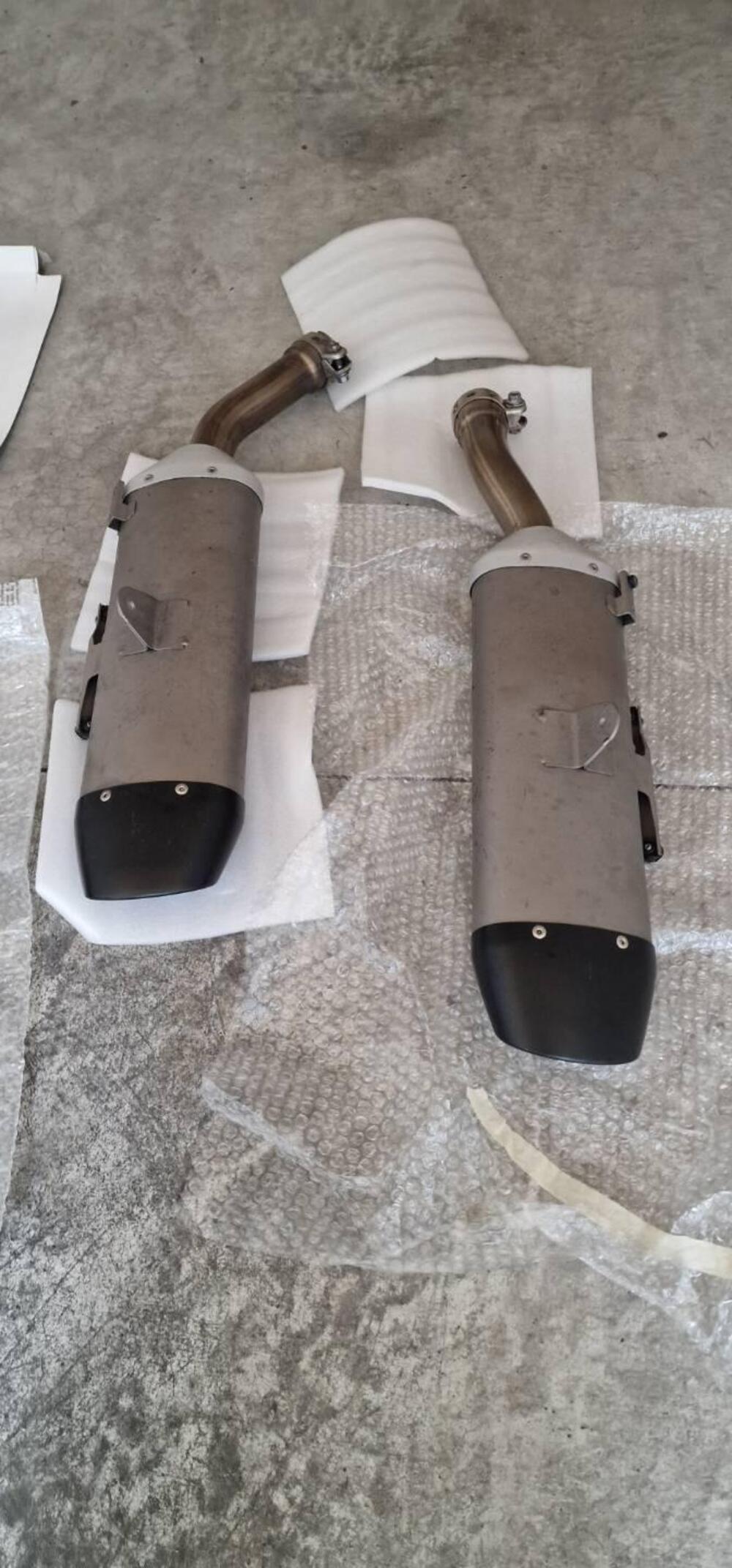 Yamaha R1 modello 2008/2010 (3)