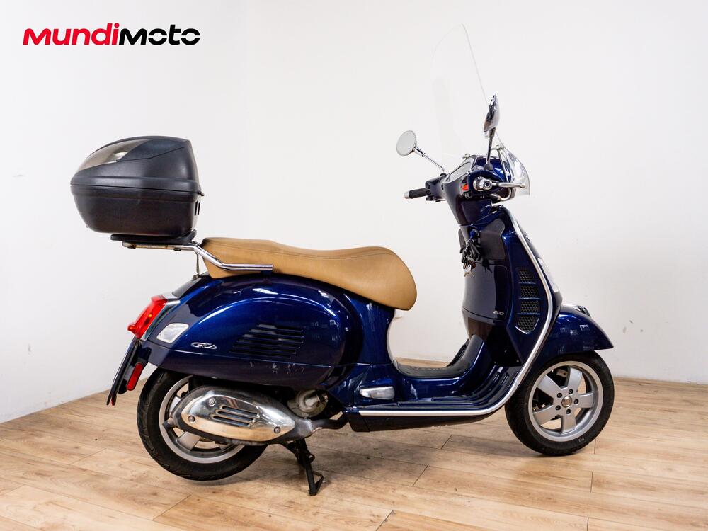 Vespa GTS 300 Hpe Touring (2019) (3)
