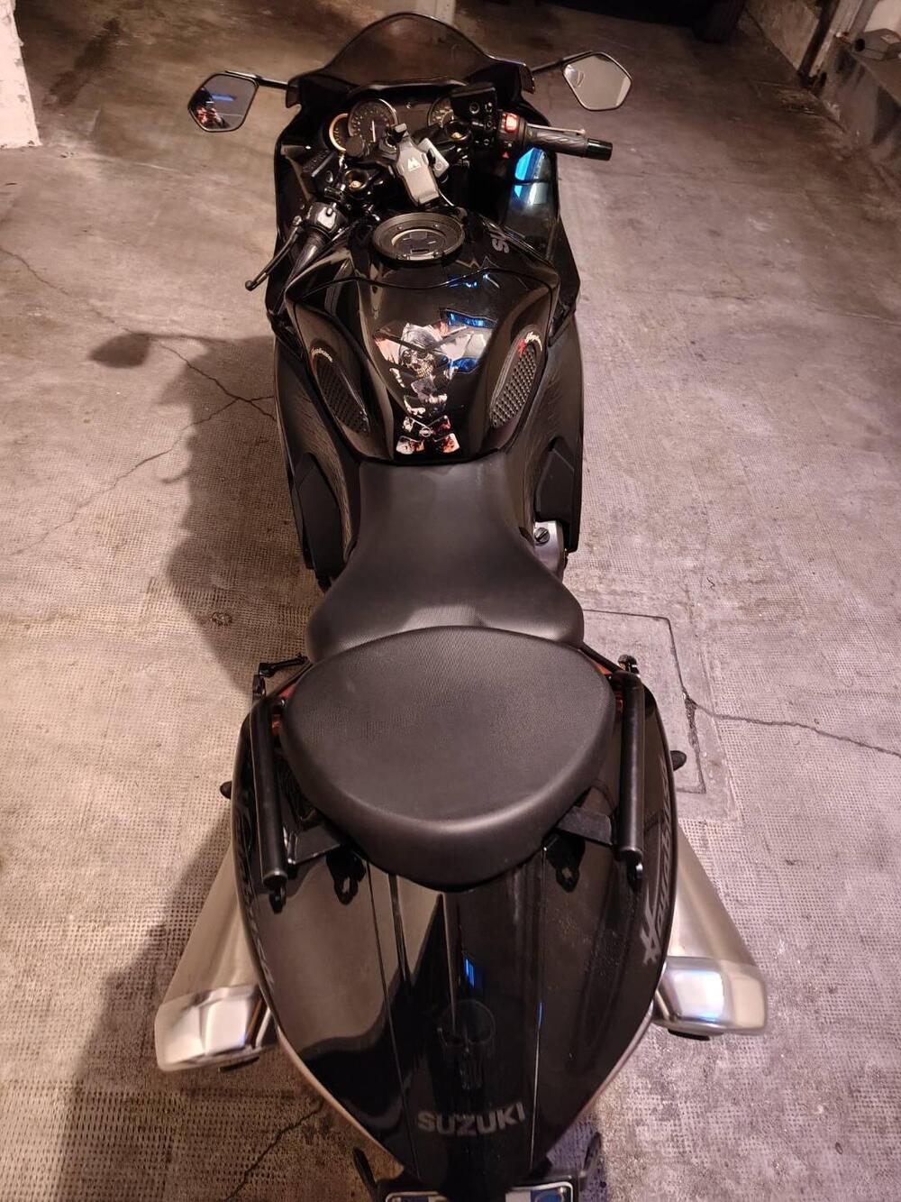 Suzuki GSX 1300 R Hayabusa (2021 - 24) (4)