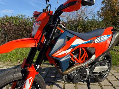 KTM 690 SMC R (2023 - 25) usata