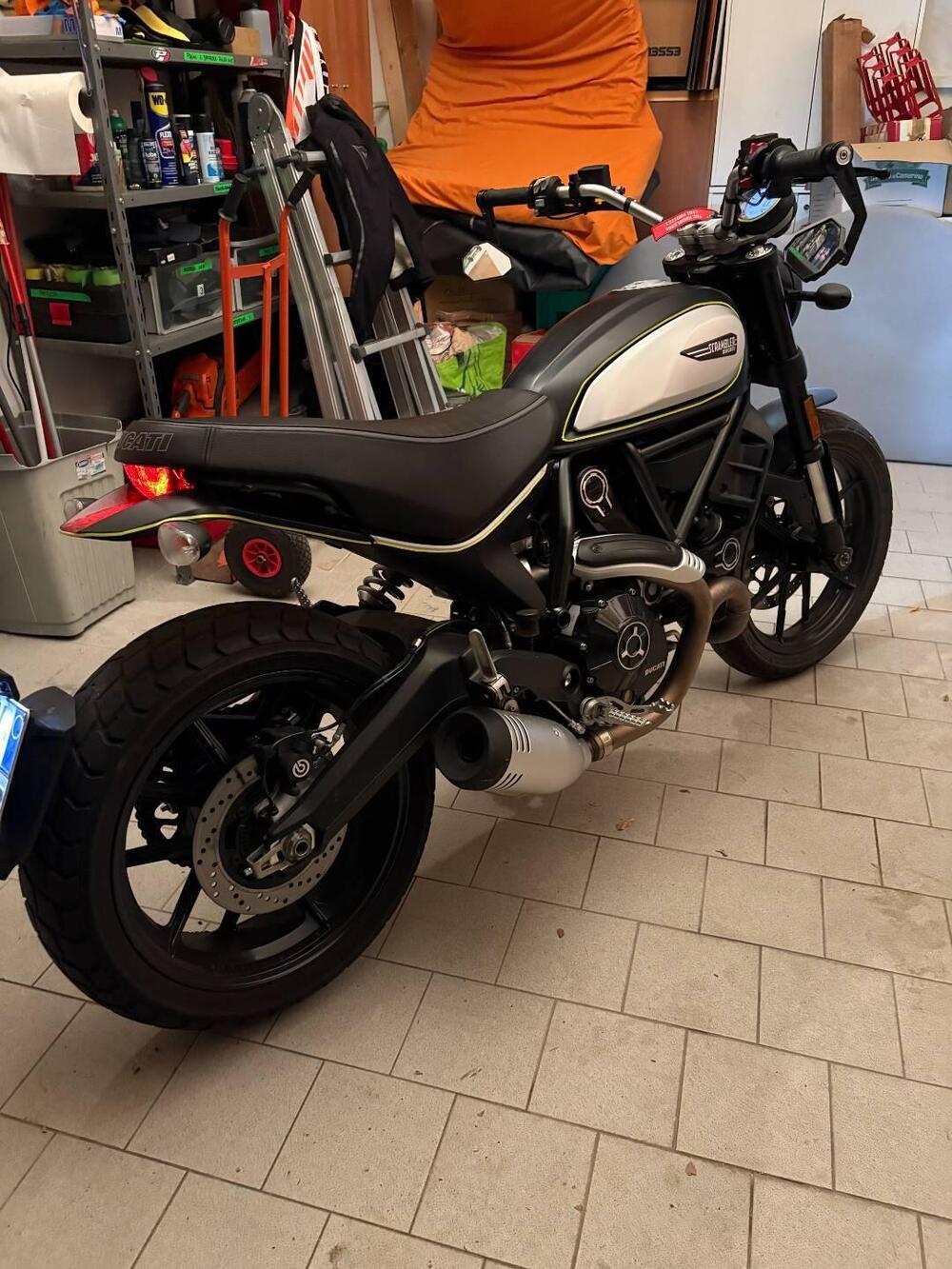 Ducati Scrambler 800 Icon Dark (2021 - 22)