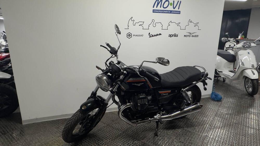 Moto Guzzi V7 Special (2025 - 26) (2)