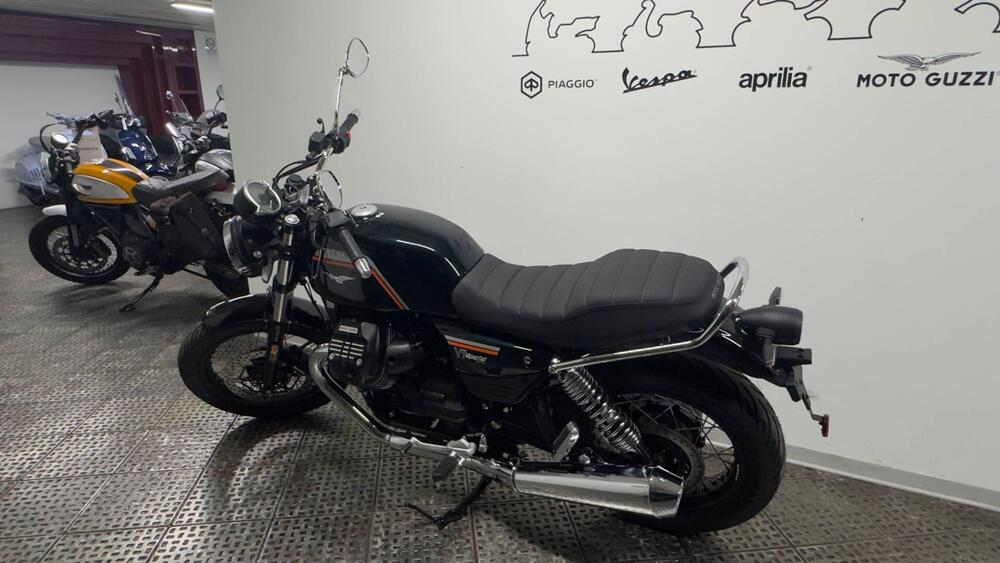 Moto Guzzi V7 Special (2025 - 26) (3)
