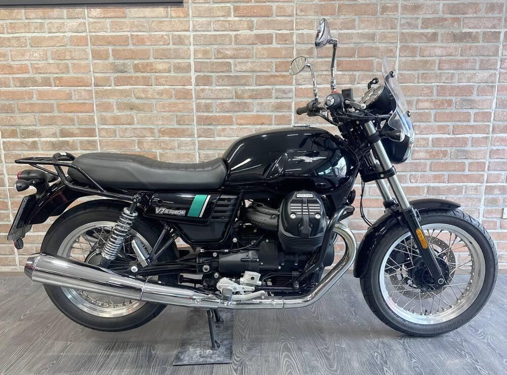 Moto Guzzi V7 III Special (2017 - 20) (11)