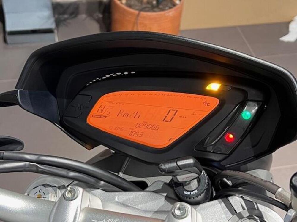 MV Agusta Brutale 800 (2012 - 15) (3)