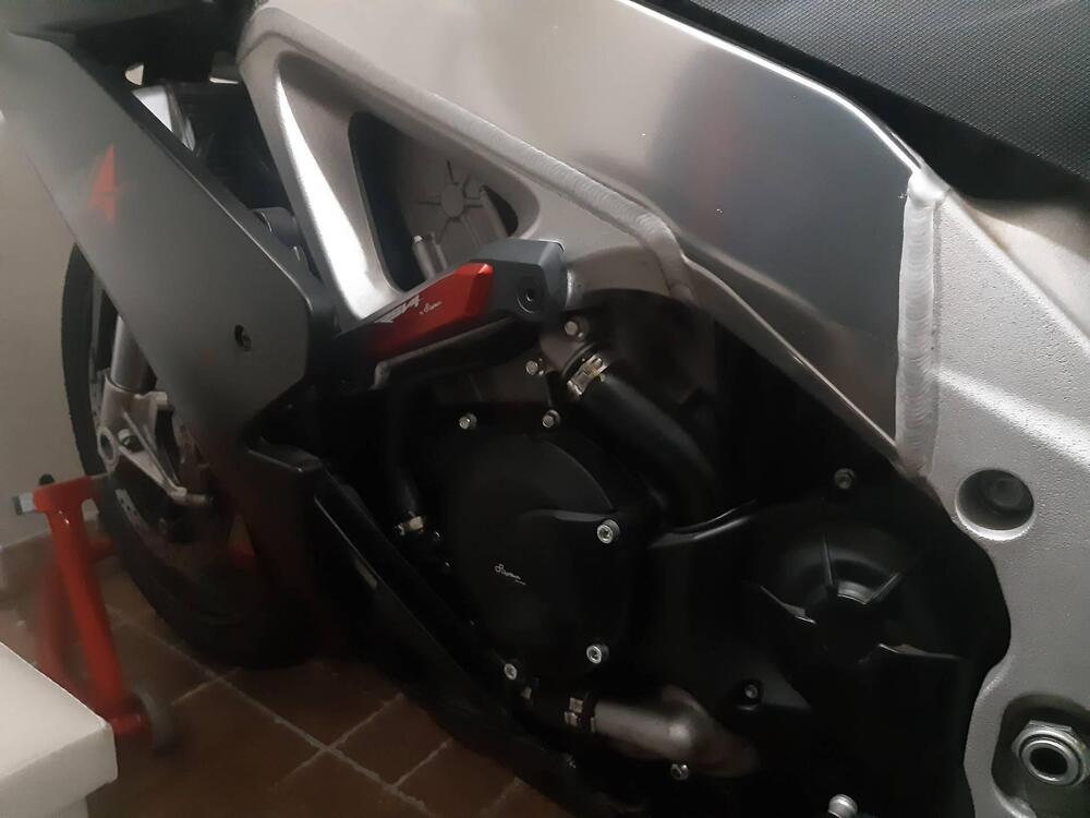 Aprilia RSV4 Factory APRC ABS (2011 - 15) (4)
